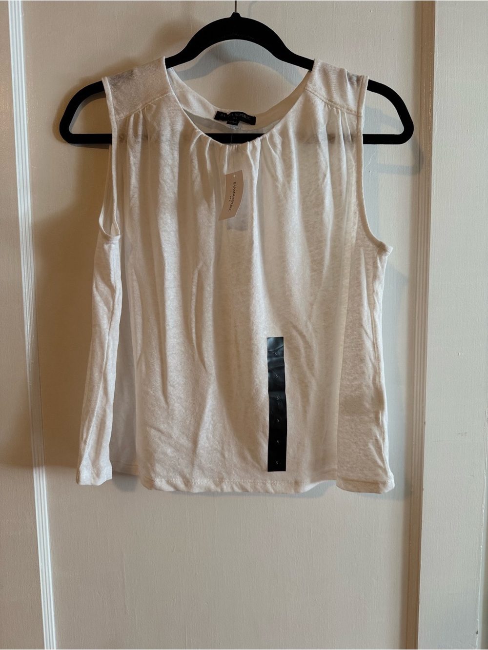NWT Banana Republic white gathered-neck sleeveless tank top